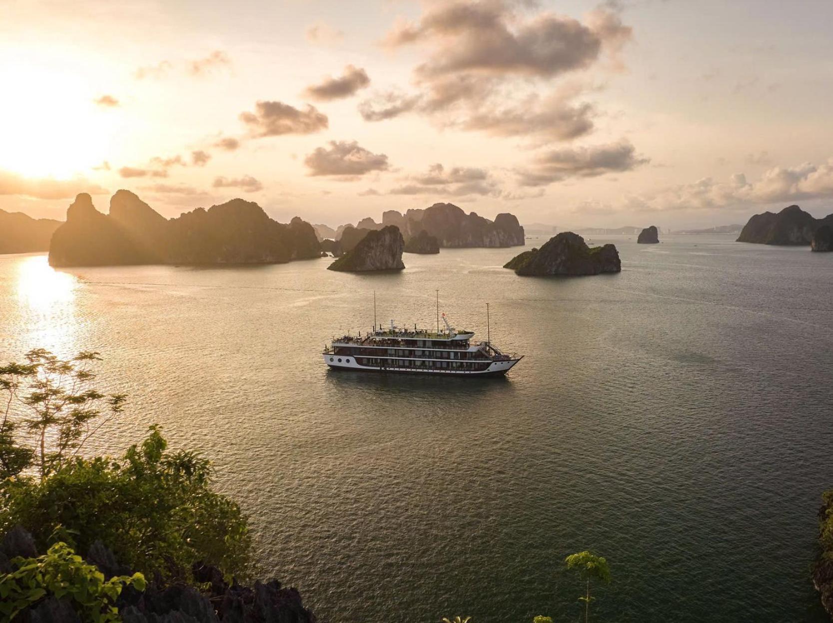 Готель Le Journey Elegance Cruise Халонг Екстер'єр фото